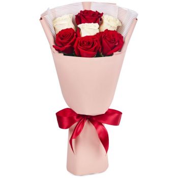 Букет из 7 красных и белых роз (60 см)