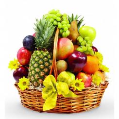 Большая корзина с цветами и фруктами Натюрморт