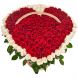 Сердце из белых и красных  роз в корзине