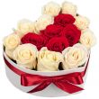 Сердце из красных и белых роз в коробке Любимой женщине