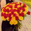 Букет из красных и желтых роз Шик (60 см)