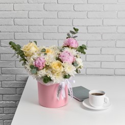 Цветы в шляпной коробке Дыхание весны