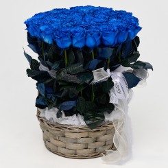 Букет из синих роз в корзине Небеса