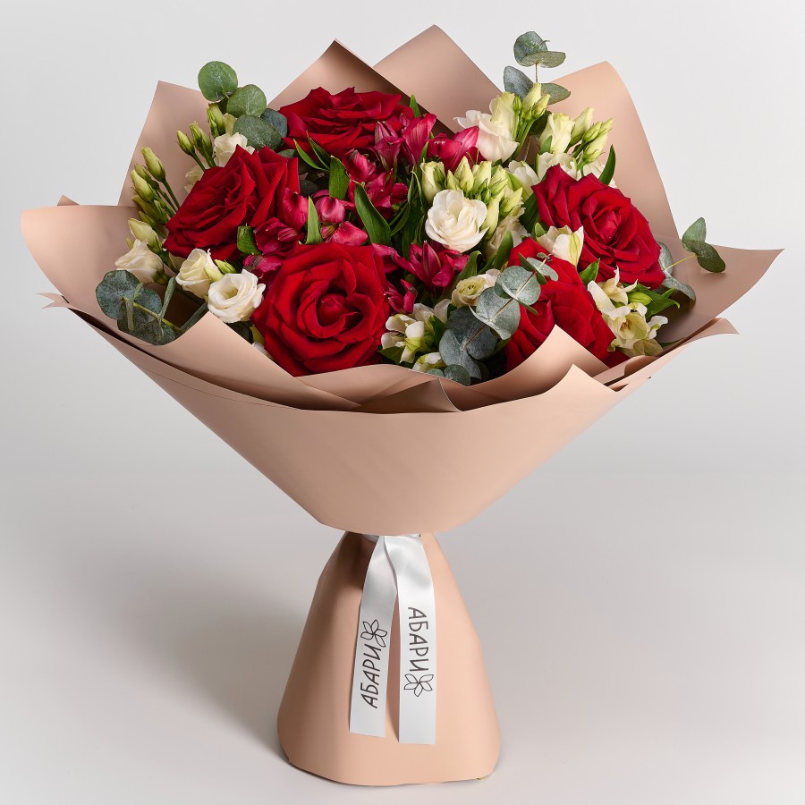 Букет из роз, альстромерии и эустомы Симфония Страсти