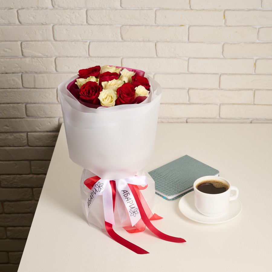 Букет красно-белых роз Мои поцелуи